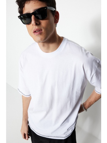 trendyol t-shirt - white - oversize σε προσφορά
