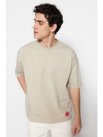 trendyol t-shirt - beige - oversize σε προσφορά