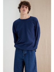 trendyol navy blue men`s more sustainable oversize/wide cut textured collar detailed sweatshirt