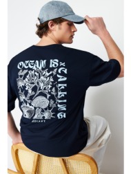 trendyol navy blue men`s oversize/general cut back fluffy text printed 100% cotton t-shirt