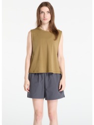 on focus crop beige/ khaki m