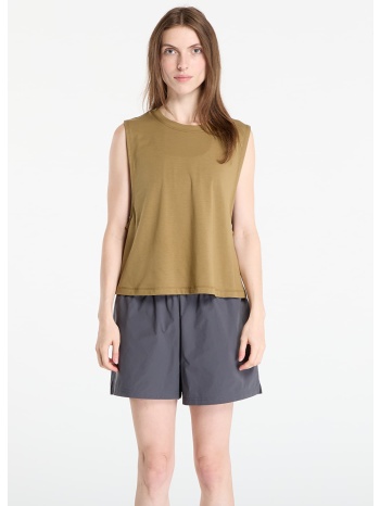 on focus crop beige/ khaki m