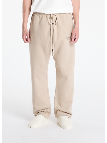 fear of god essentials relaxed fleece sweatpant timber xxl σε προσφορά