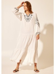 φόρεμα μακρύ με συνδιασμό κεντημάτων - λευκό