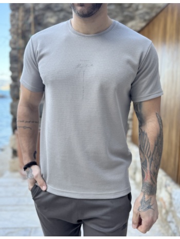 ανδρική γκρι κοντομάνικη μπλούζα με ανάγλυφο ύφασμα και