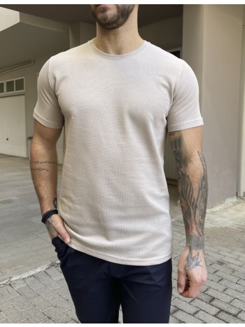 ανδρική μπεζ κοντομάνικη μπλούζα με ανάγλυφο ύφασμα r250331