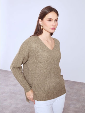 πουλόβερ ασύμμετρο με v λαιμόκοψη sq1556.4599+7 σε προσφορά
