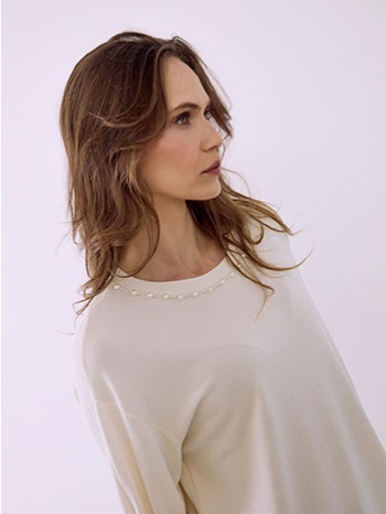 μπλούζα με πέρλες στη λαιμόκοψη sq7572.4818+3 σε προσφορά