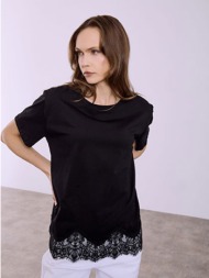 μπλούζα με δαντέλα στο ...