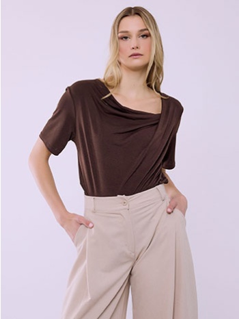 μπλούζα με λοξή ντραπέ λαιμόκοψη sq7834.4658+3