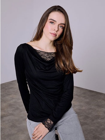 μπλούζα με ντραπέ λαιμόκοψη sq9844.4390+4 σε προσφορά