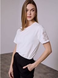 μπλούζα με δαντέλα και παγιέτες στο μανίκι sq7616.4927+3