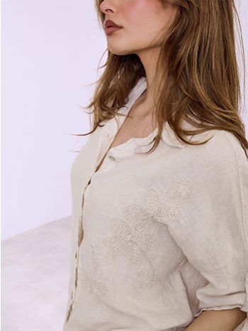 πουκάμισο λινό με κεντητή λεπτομέρεια sq7945.3307+3