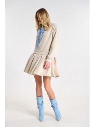 φόρεμα με πλισέ λεπτομέρεια και καρφίτσα