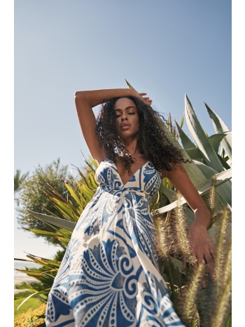 φόρεμα ble maxi δετό με μπλε print & ανοιχτή πλάτη σε προσφορά