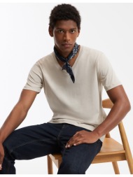 κοντομάνικη μπλούζα με v ...