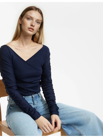 μπλούζα με v λαιμόκοψη και μακριά μανίκια