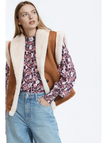 κοντό μπουφάν με κουμπιά