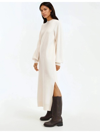 μακρύ πλεκτό φόρεμα με μακριά μανίκια σε προσφορά