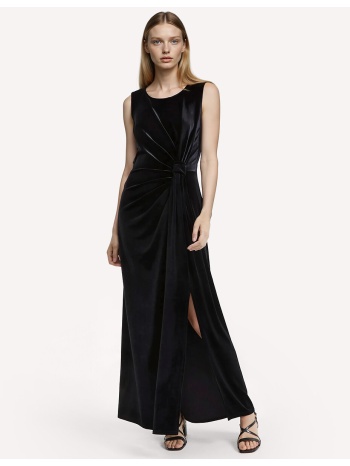 στενό μακρύ φόρεμα από βελούδο