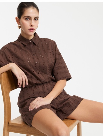 φαρδύ πουκάμισο με κοφτό κέντημα και μανίκια μέχρι τους