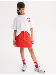 ίσια και κοντή φούστα