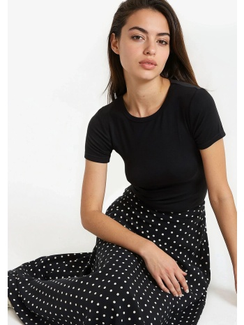 κοντομάνικο μπλουζάκι με στρογγυλή λαιμόκοψη