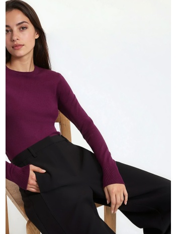 πλεκτό με στρογγυλή λαιμόκοψη