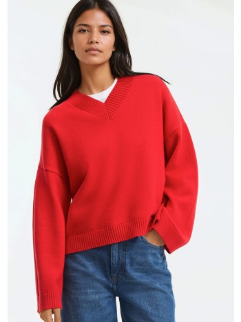 πουλόβερ με v λαιμόκοψη σε προσφορά