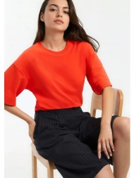 μπλούζα σε loose γραμμή