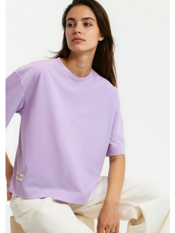 φαρδύ βαμβακερό t-shirt με στρογγυλή λαιμόκοψη και κοντά