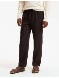 λινό παντελόνι σε ίσια γραμμή