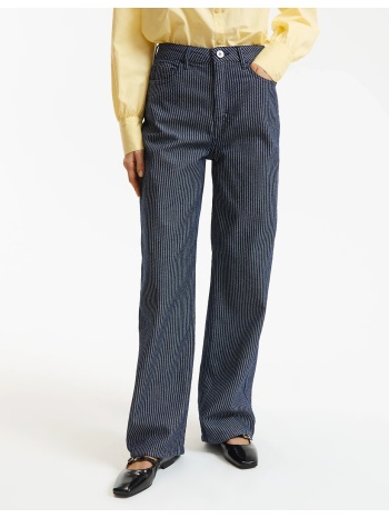 τζιν παντελόνι σε φαρδιά γραμμή με ρίγες