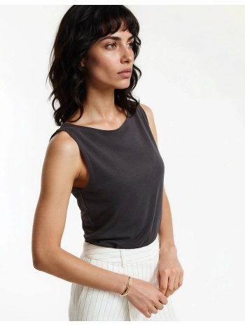 αμάνικο τοπ με λαιμόκοψη bateau