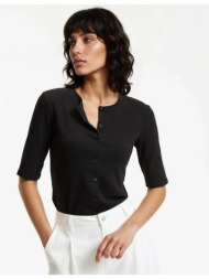 κοντομάνικο μπλουζάκι με κουμπιά και στρογγυλή λαιμόκοψη