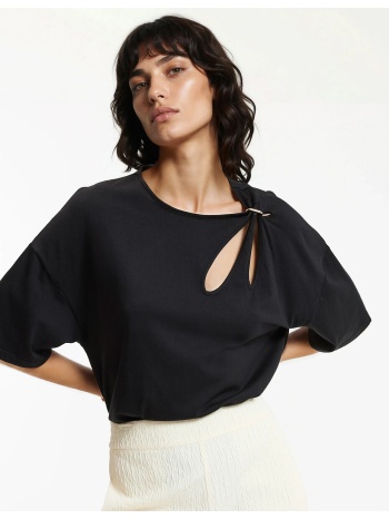 κοντομάνικο μπλουζάκι με στρόγγυλη λαιμόκοψη