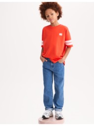 τζιν σε ίσια γραμμή