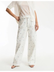 τζιν παντελόνι με φλοράλ κεντήματα