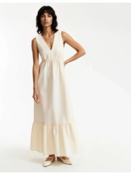 μακρύ φόρεμα με v ντεκολτέ