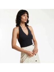 αμάνικο τοπ με σταυρωτό ντεκολτέ και ζέρσεϊ ύφασμα