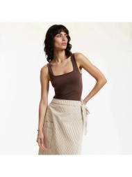 αμάνικο τοπ με τετράγωνη λαιμόκοψη