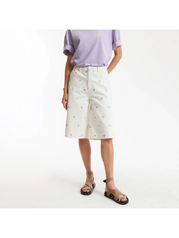 βερμούδα με κεντημένα λουλούδια