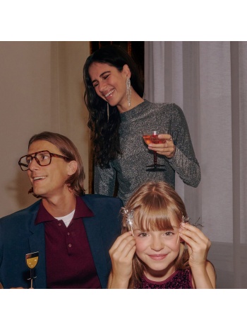 μακρυμάνικο t-shirt με όρθιο γιακά και λαμπερές μεταλλικές