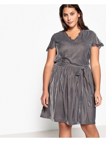 βελούδινο φόρεμα με δαντέλα σε προσφορά