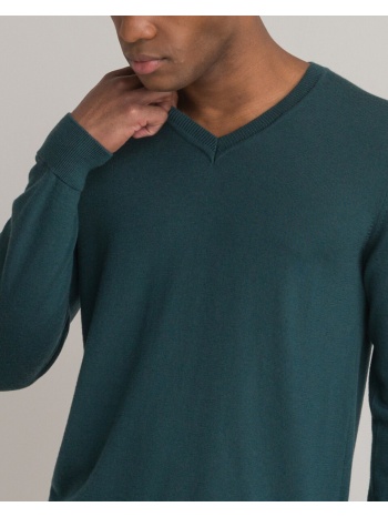 λεπτό πλεκτό με v λαιμόκοψη σε προσφορά