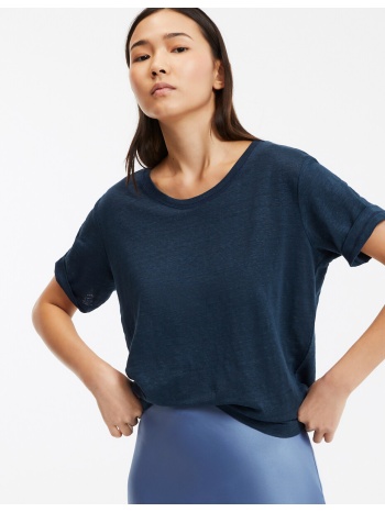 κοντομάνικη λινή μπλούζα με στρογγυλή λαιμόκοψη