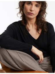 λεπτό πλεκτό με v