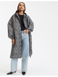 μακρύ αντιανεμικό μπουφάν με εμπριμέ μοτίβο και κουκούλα