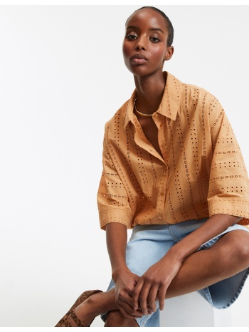 φαρδύ πουκάμισο με κοφτό κέντημα και μανίκια μέχρι τους σε προσφορά