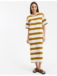 μακρύ ριγέ φόρεμα με κουμπιά στον ώμο